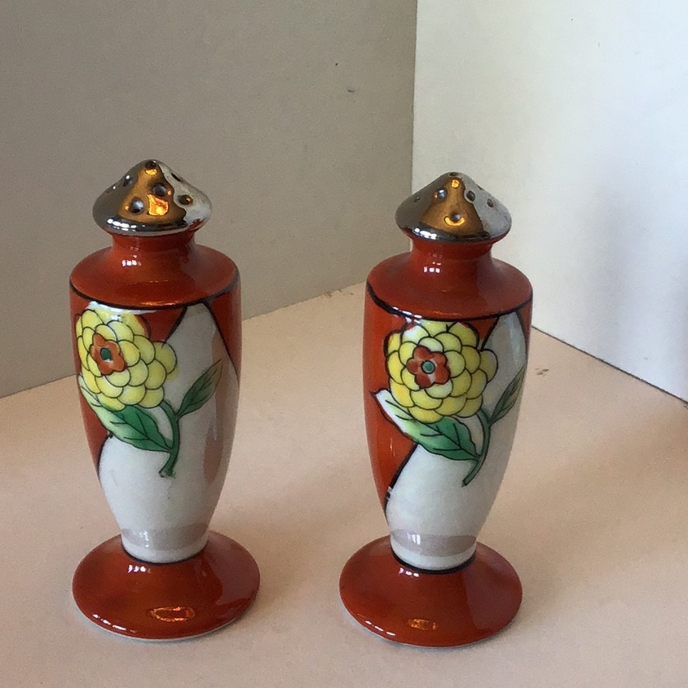 Art Deco Made in Japan. Salt and pepper Shakers